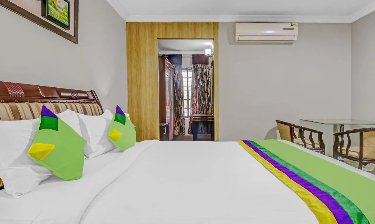 Kizhake Chālakudi Treebo Symphony Hotels And Resorts Angamally 3*, Kizhake Chālakudi