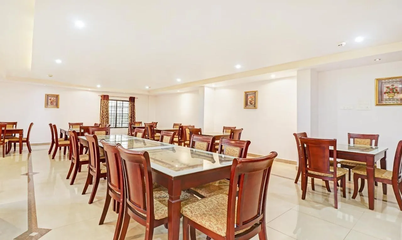 Kizhake Chālakudi Treebo Symphony Hotels And Resorts Angamally 3*, Kizhake Chālakudi הודו